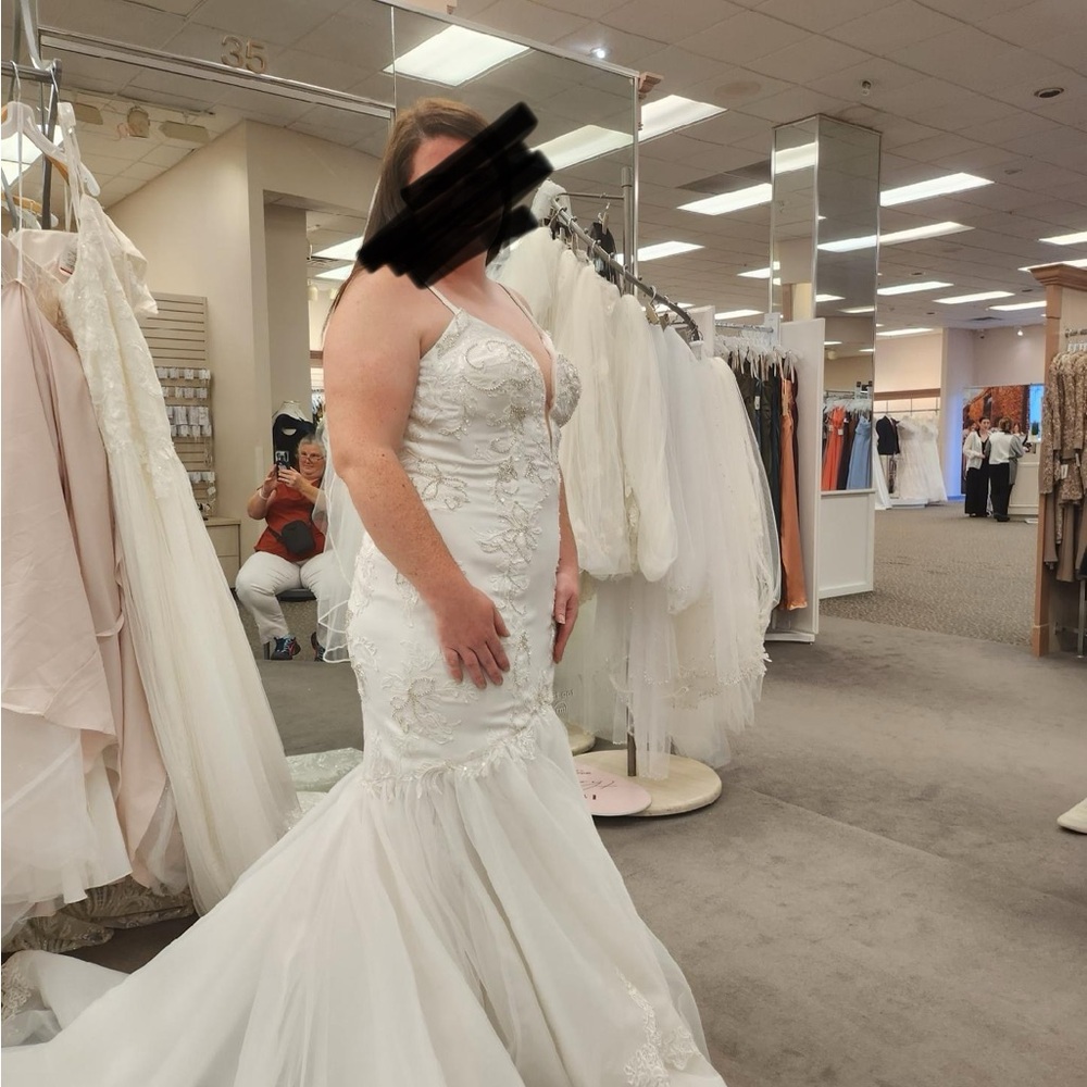 Elegant White Wedding Dress